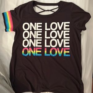 One love open back tshirt! Comfy and cute